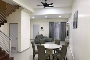 KS 80 Homestay (15pax)4R3B ~WiFi~ near Jetty